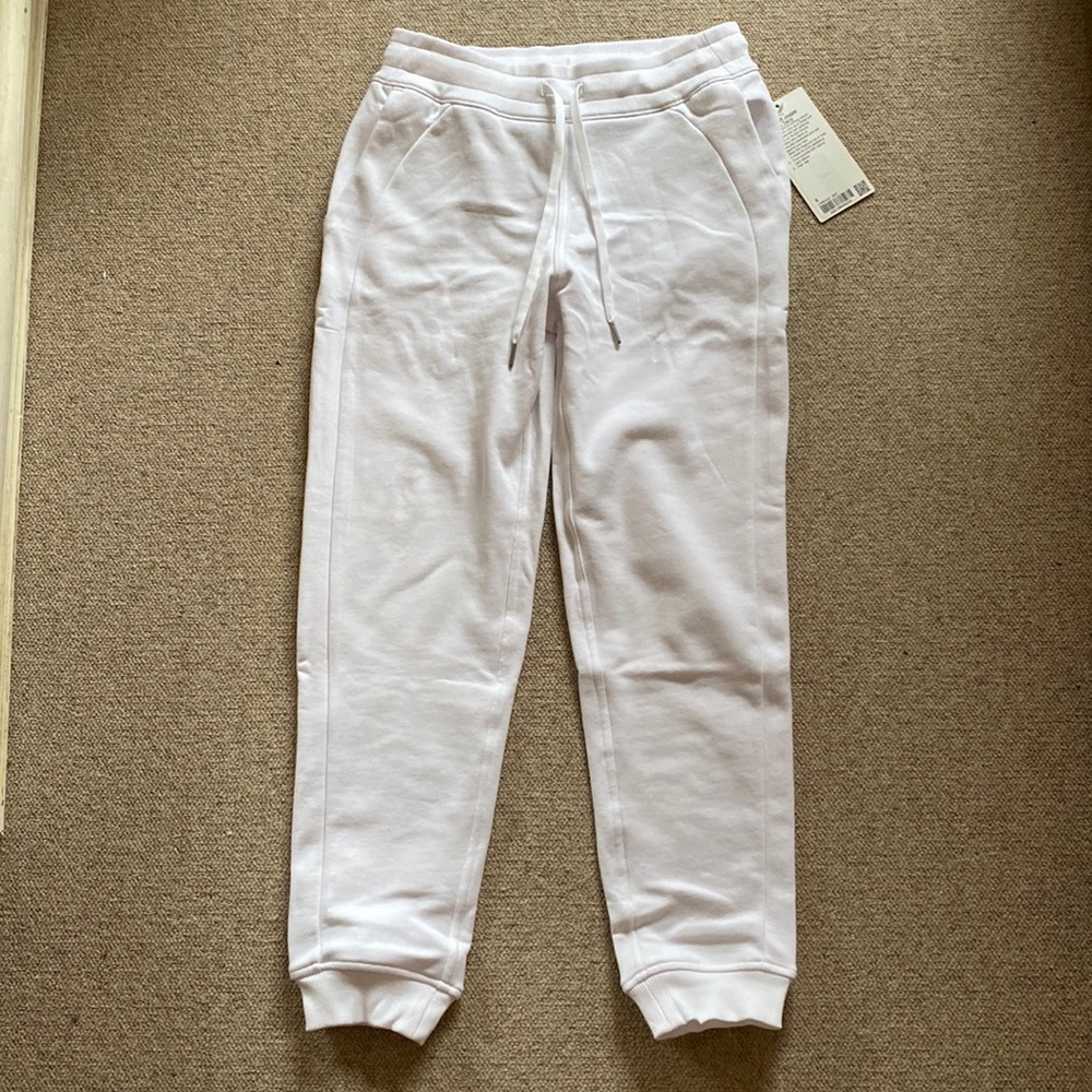 NWT White Scuba Lululemon joggers